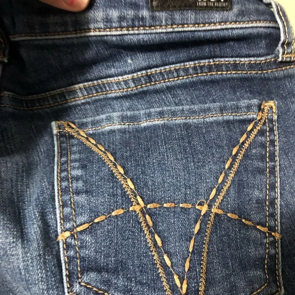 Kut from the Kloth‎ women's size 6 straight leg medium to dark wash